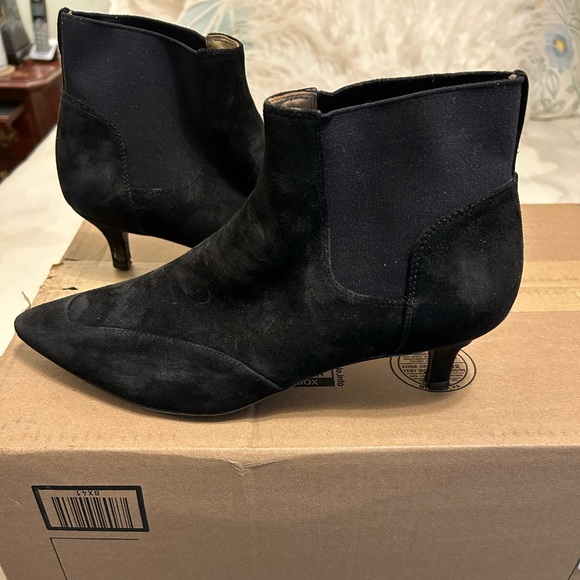 Shoes - Picture 9 of 10